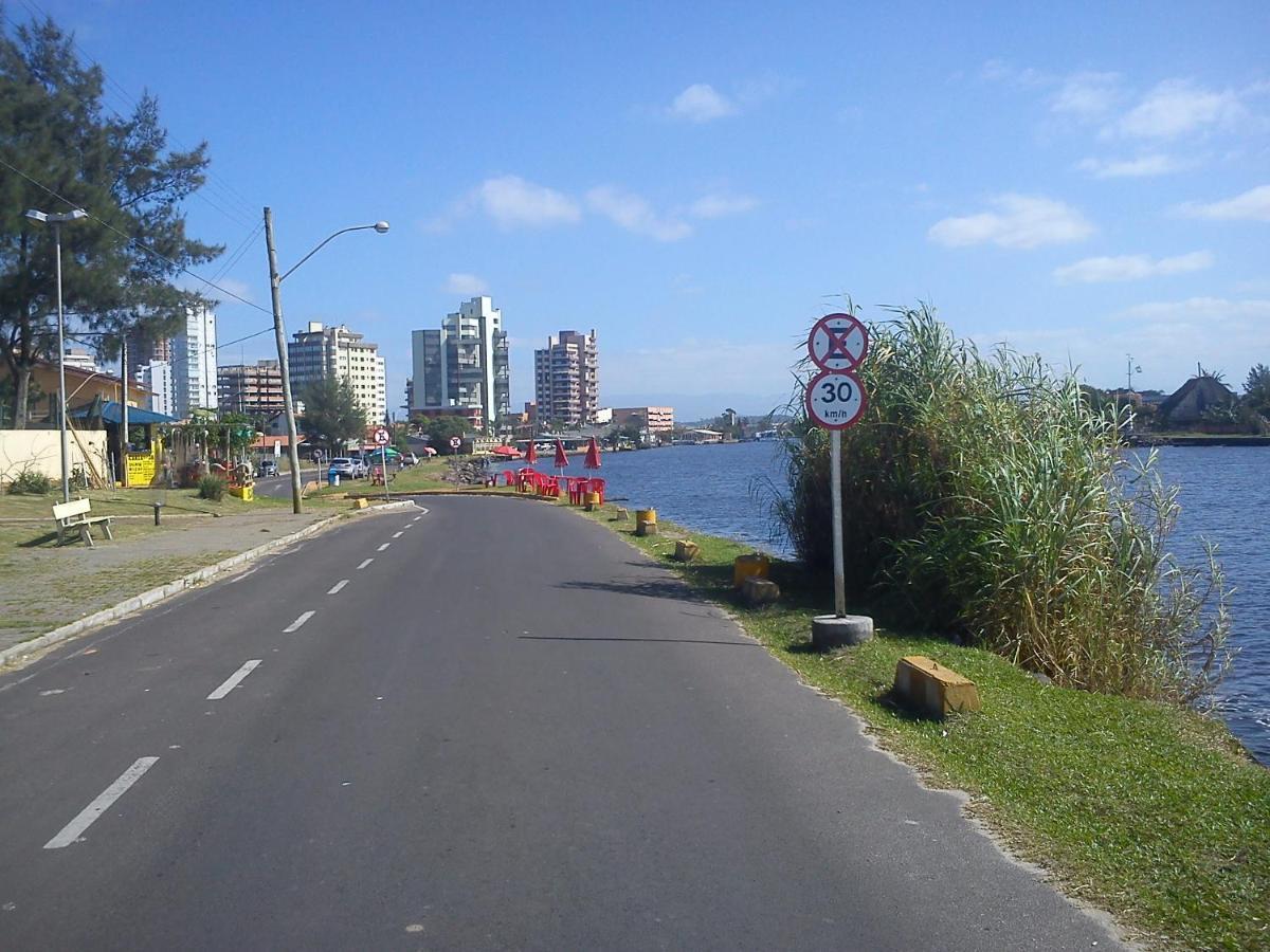 Casa De 2 Quartos Com 2 Ares-Condicionados Em Torres-Rs - Na Mais Bela Praia Gaucha - Cozinha - Banheiro - Tv Smart 32 E Wi-Fi - Estacionamento - Anfitria Superhost No Bnb Villa Екстериор снимка