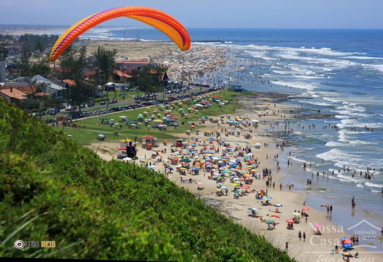 Casa De 2 Quartos Com 2 Ares-Condicionados Em Torres-Rs - Na Mais Bela Praia Gaucha - Cozinha - Banheiro - Tv Smart 32 E Wi-Fi - Estacionamento - Anfitria Superhost No Bnb Villa Екстериор снимка