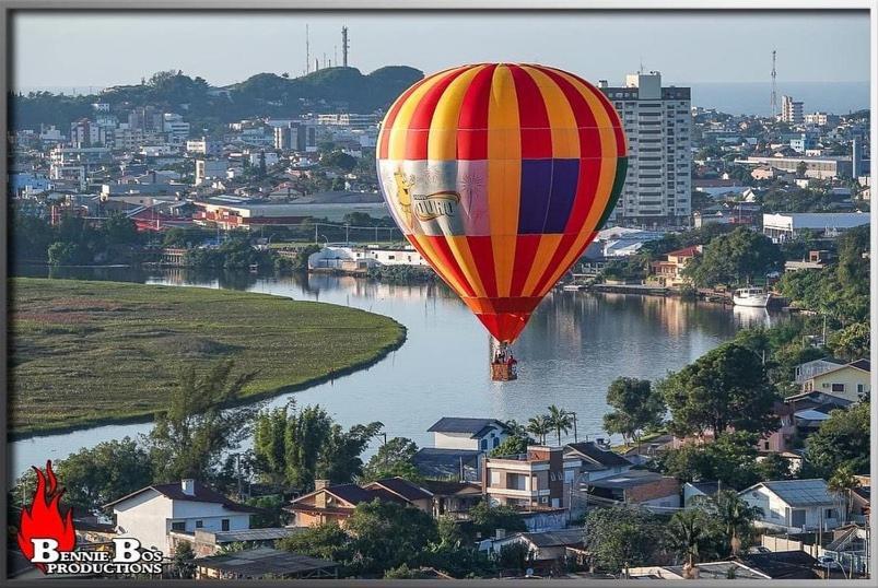 Casa De 2 Quartos Com 2 Ares-Condicionados Em Torres-Rs - Na Mais Bela Praia Gaucha - Cozinha - Banheiro - Tv Smart 32 E Wi-Fi - Estacionamento - Anfitria Superhost No Bnb Villa Екстериор снимка
